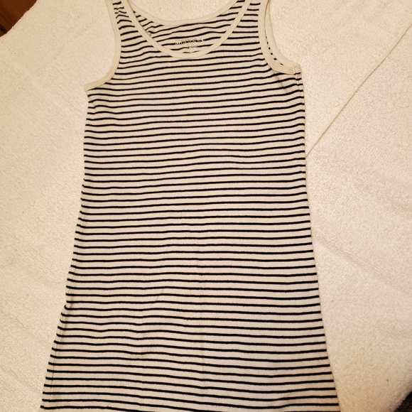 Sale 3 tank tops - Picture 12 of 14